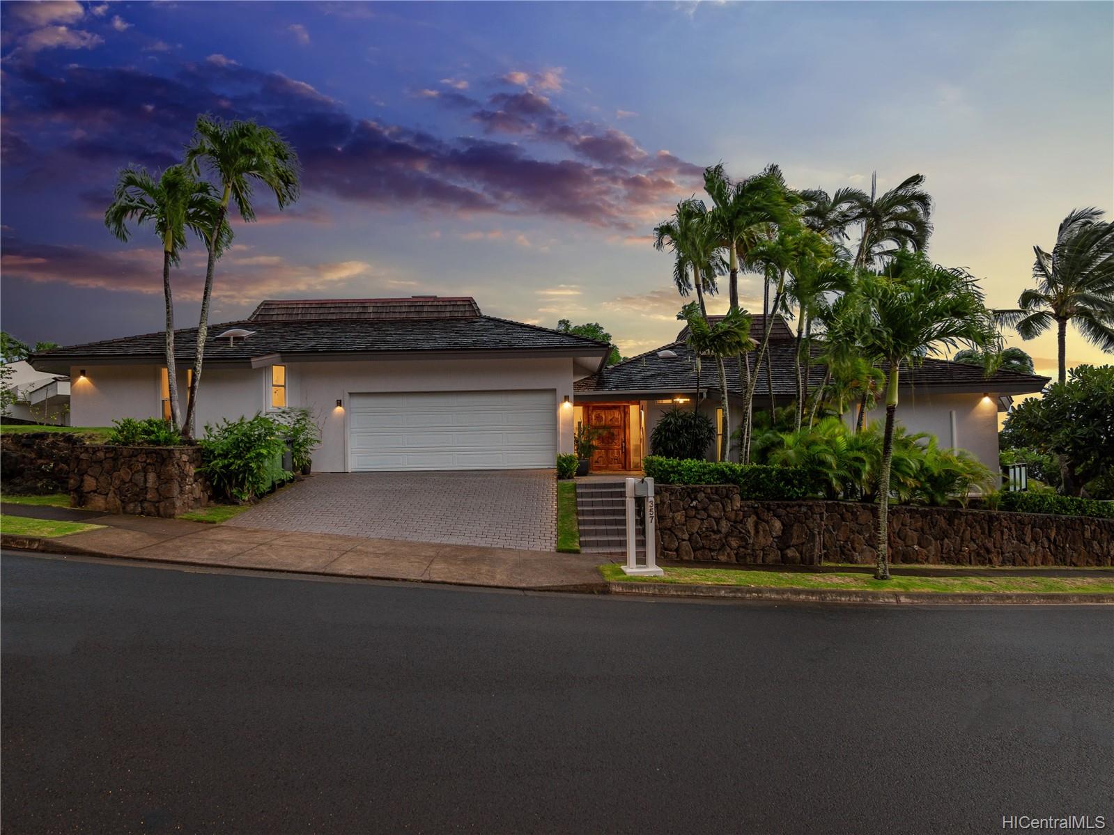 357 Lelekepue Place Honolulu, HI 96821