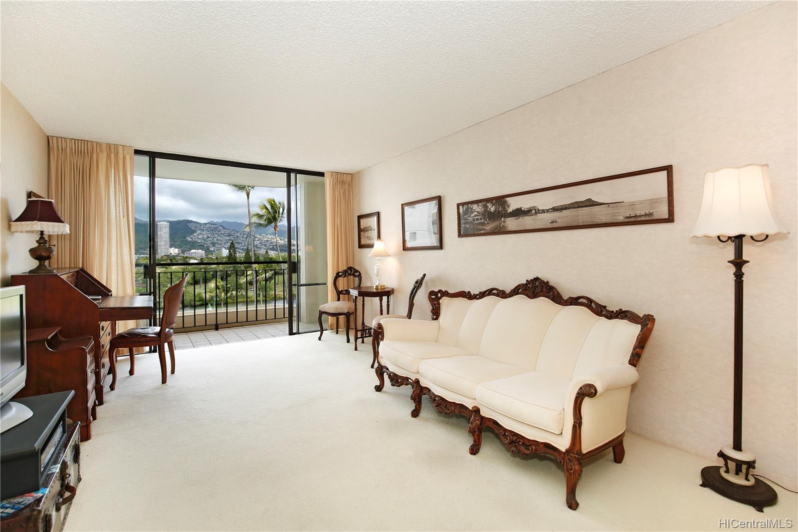 440 Seaside Avenue #501, Honolulu, HI 96815