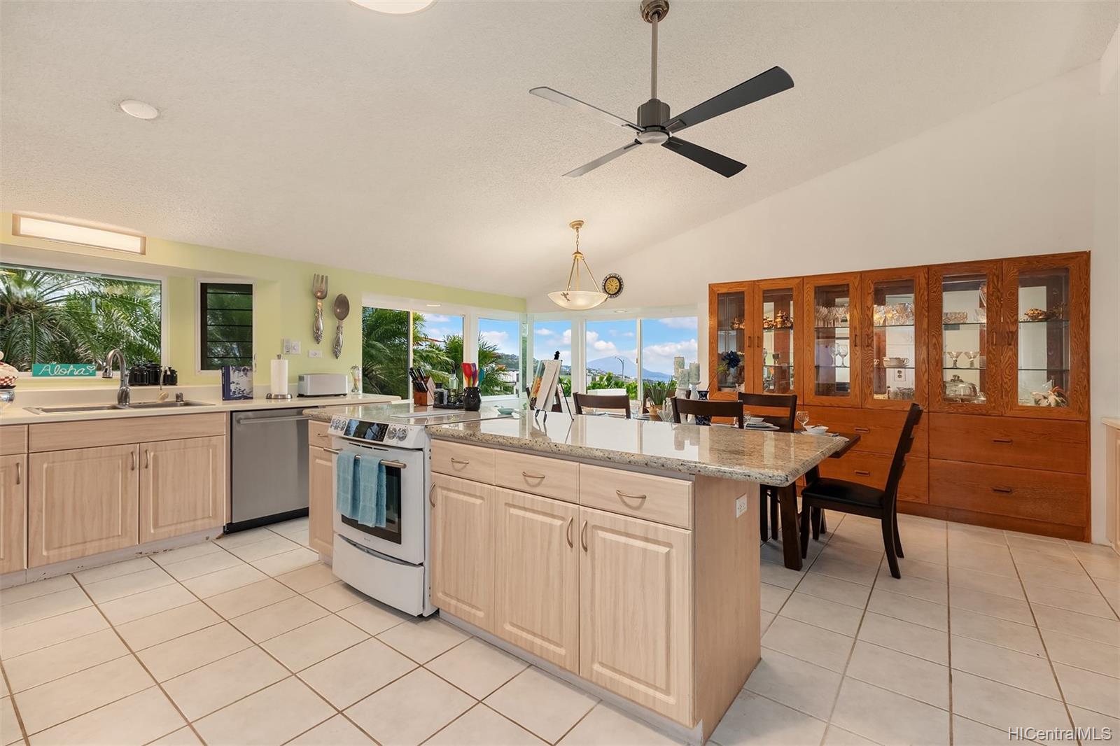 1886 Laukahi Street Honolulu, HI 96821