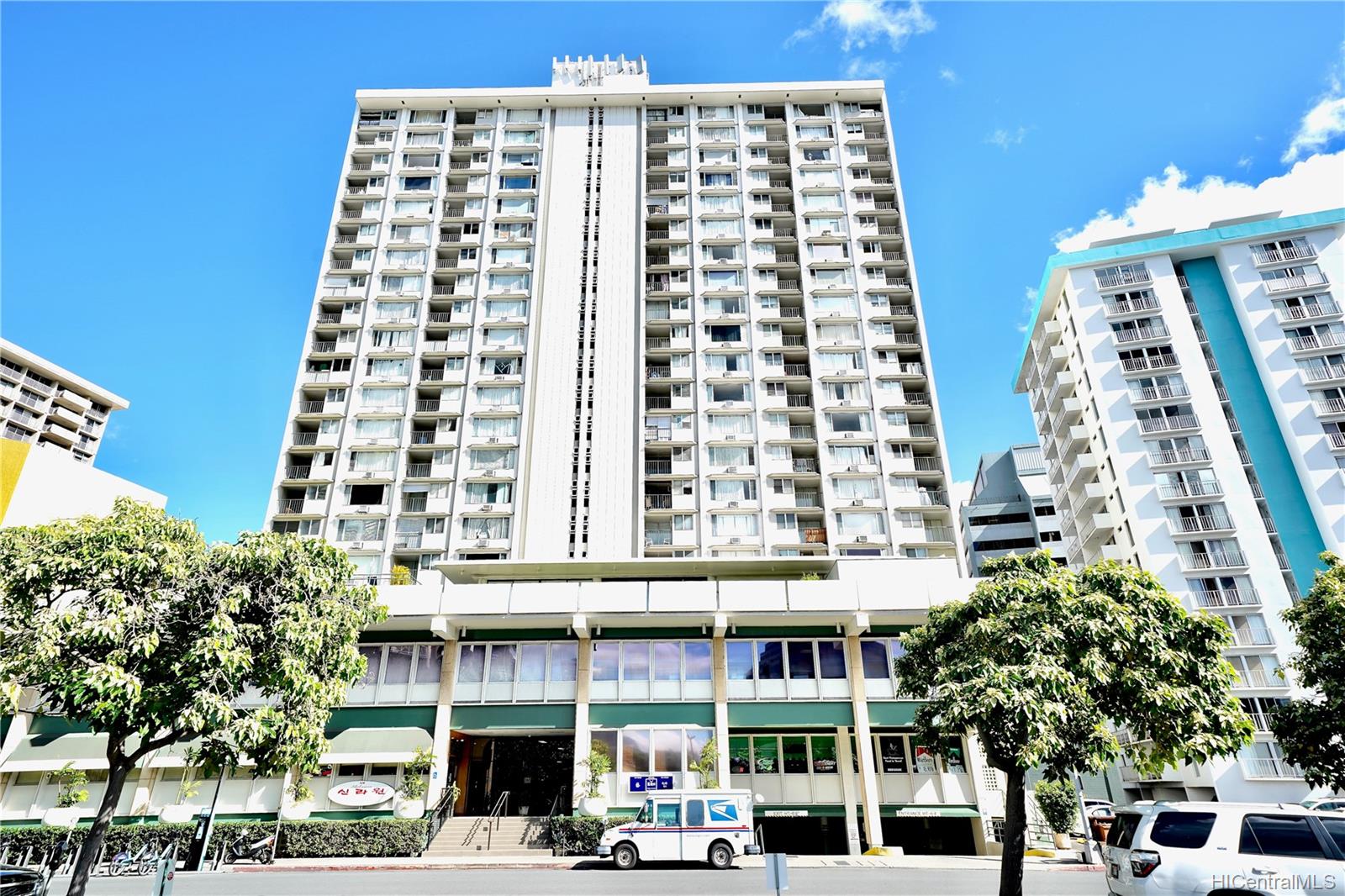 747 Amana Street #1208, Honolulu, HI 96814