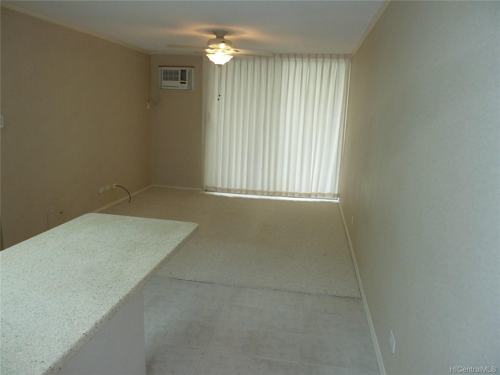 1605 Pensacola Street #107, Honolulu, HI 96822