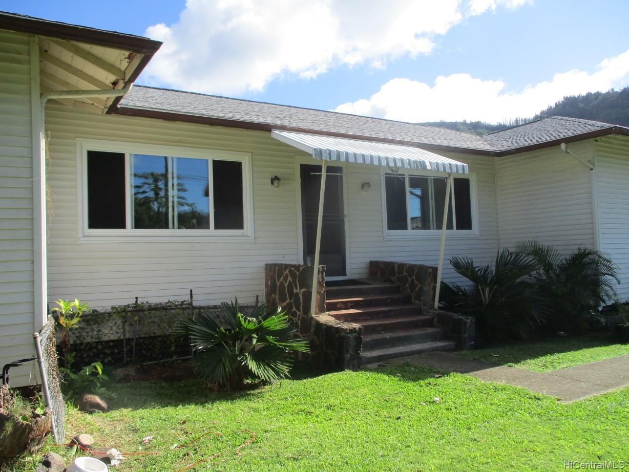 2832 Lowrey Avenue Honolulu, HI 96822