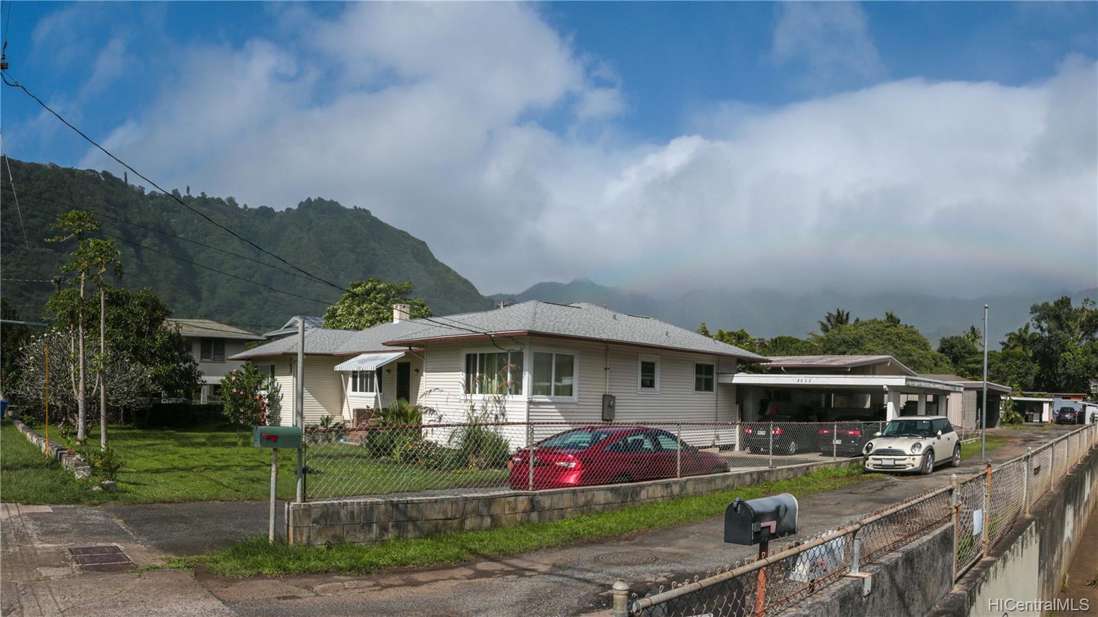 2832 Lowrey Avenue Honolulu, HI 96822