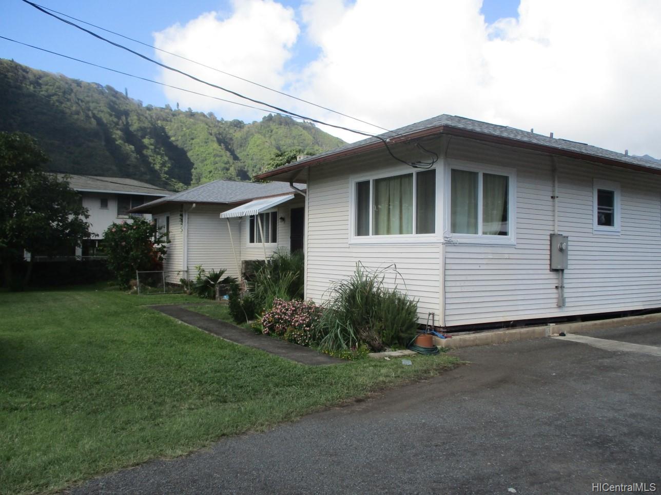 2832 Lowrey Avenue Honolulu, HI 96822