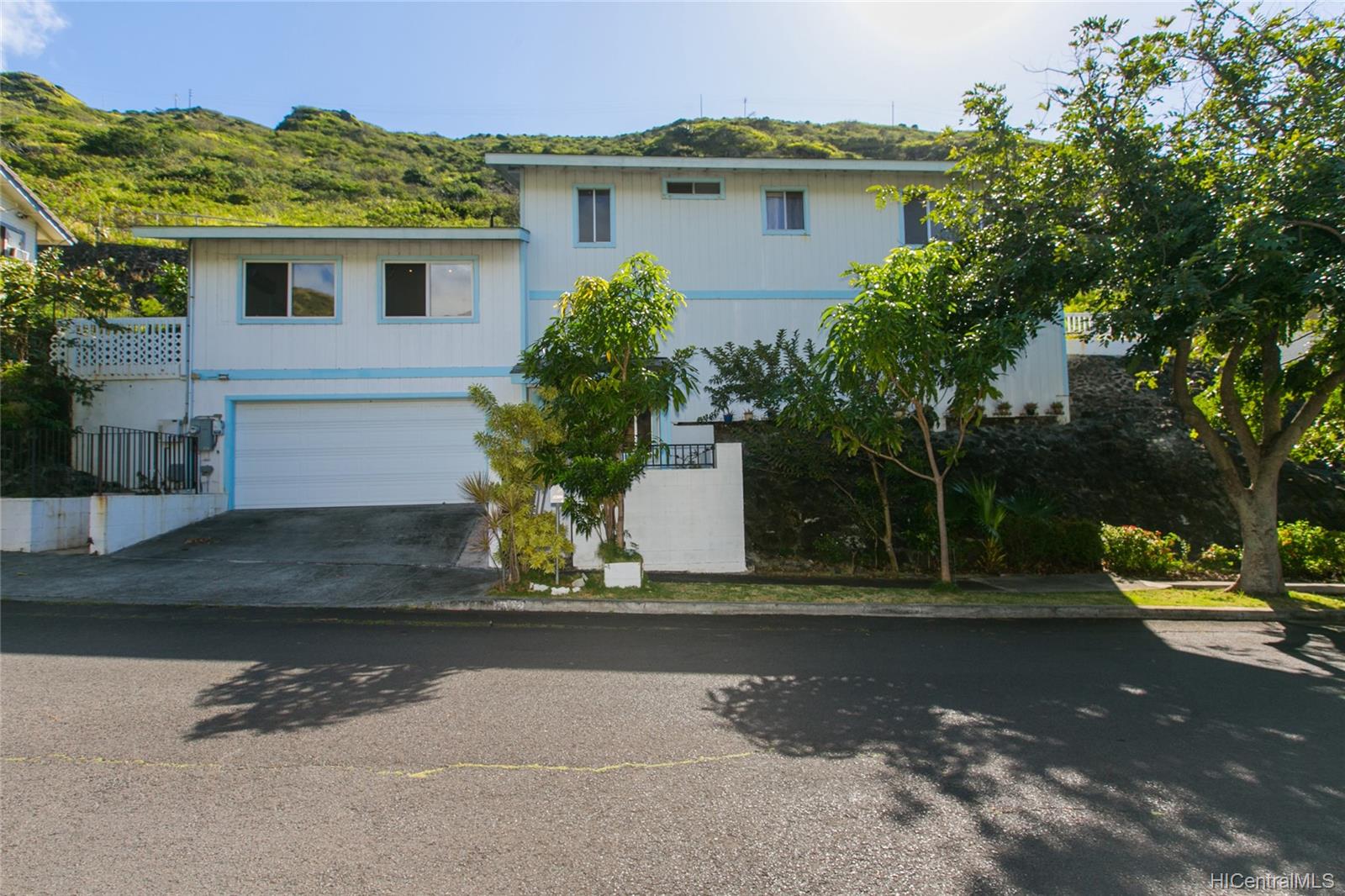 1422 Miloiki Street Honolulu, HI 96825