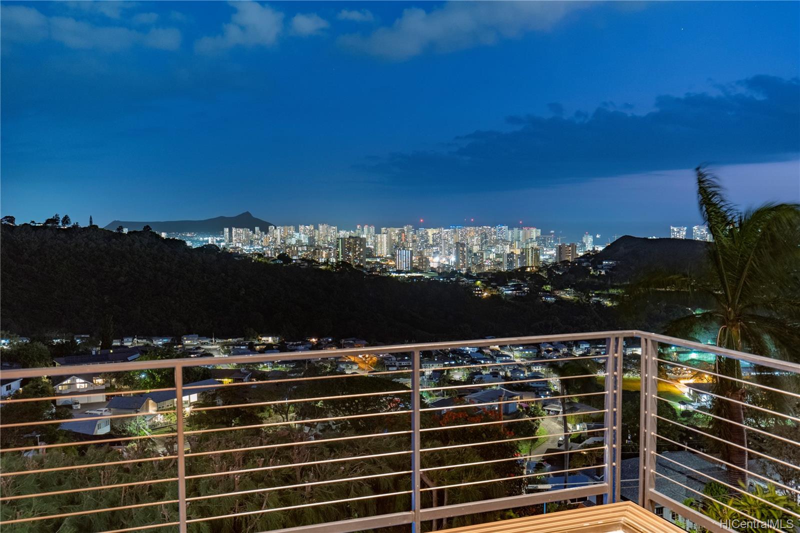 2960 Laola Place Honolulu, HI 96813