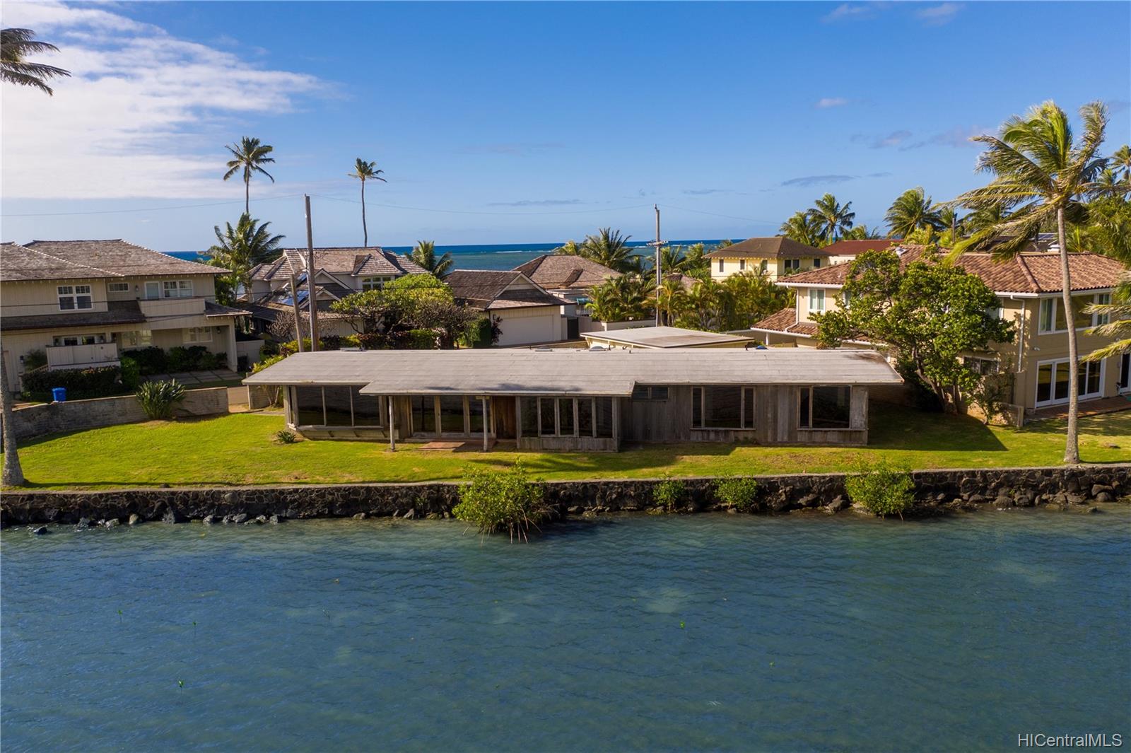 205 Paiko Drive Honolulu, HI 96821