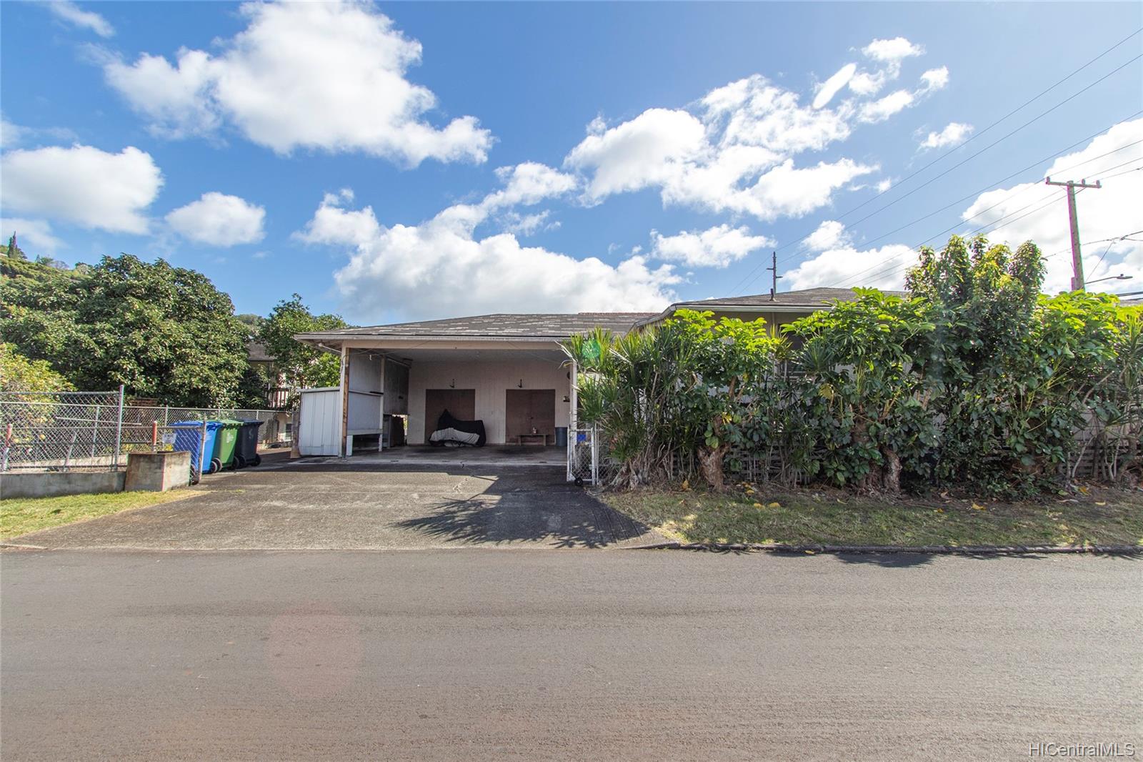 2218 Kanealii Avenue Honolulu, HI 96813