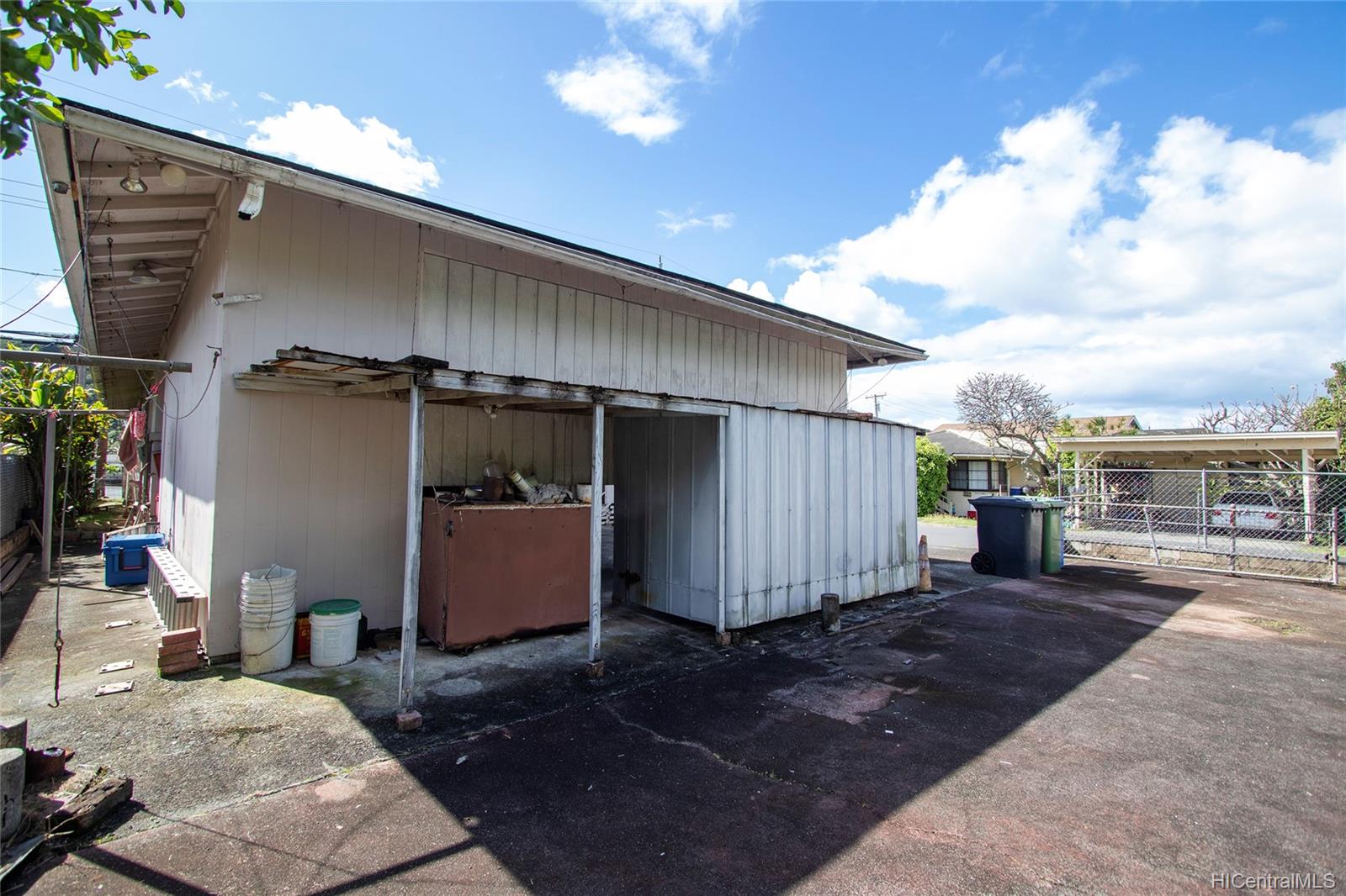 2218 Kanealii Avenue Honolulu, HI 96813