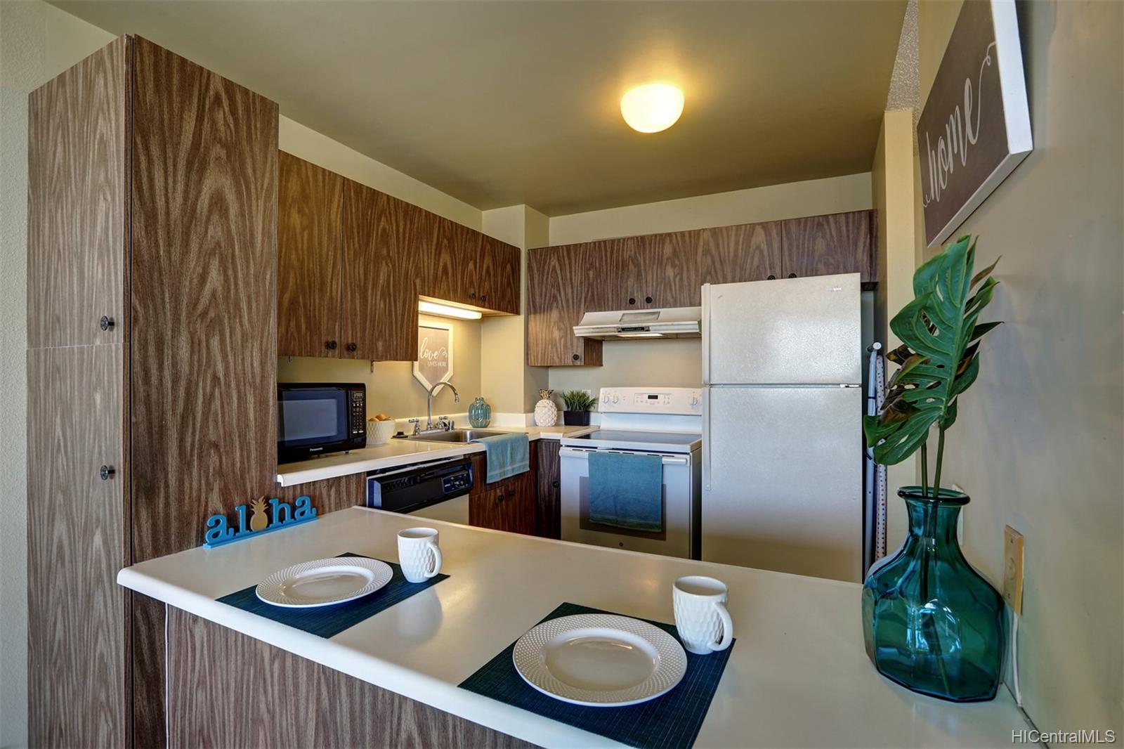 55 Kukui Street #D2412, Honolulu, HI 96813