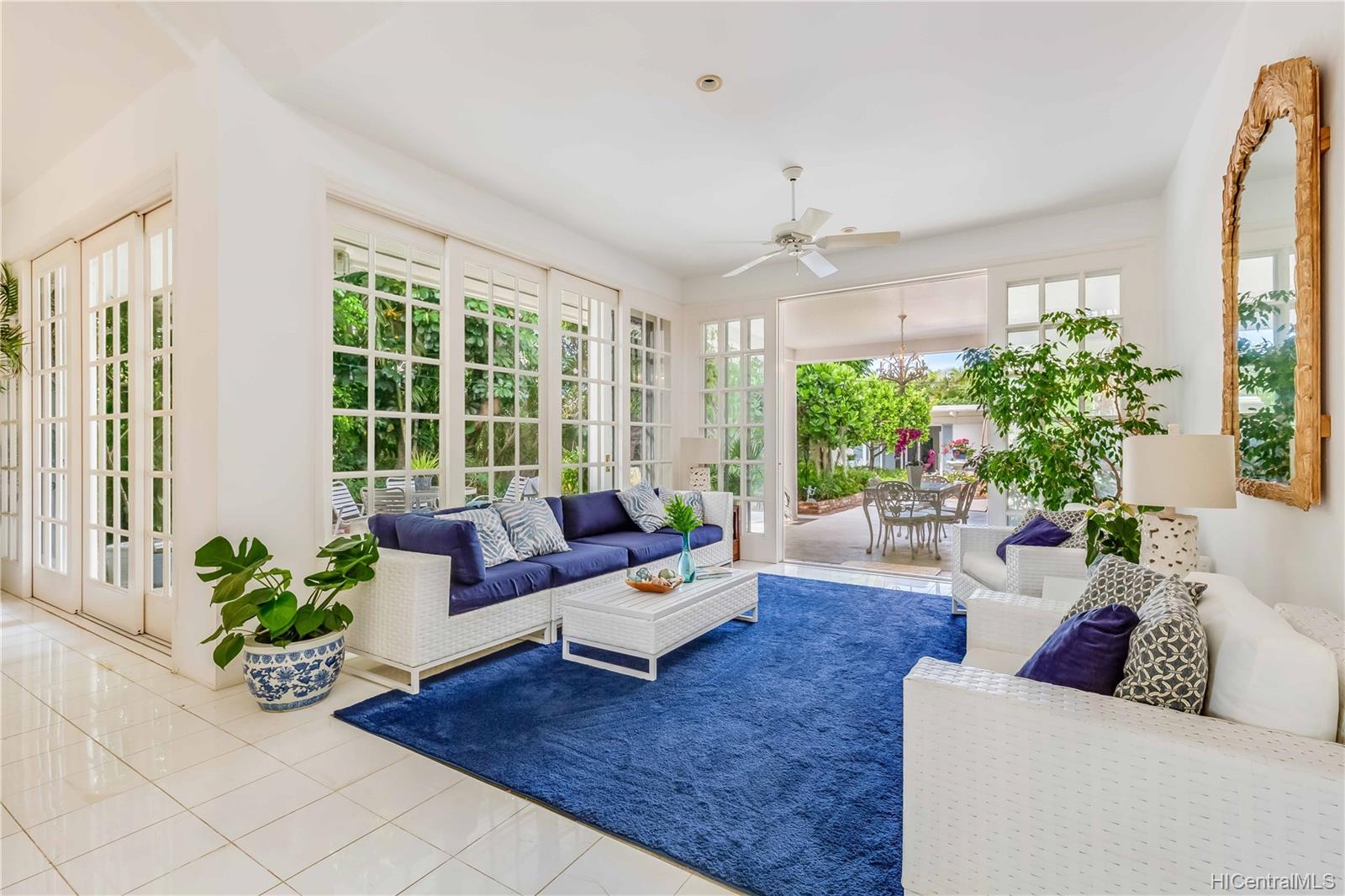 335 Wailupe Circle Honolulu, HI 96821