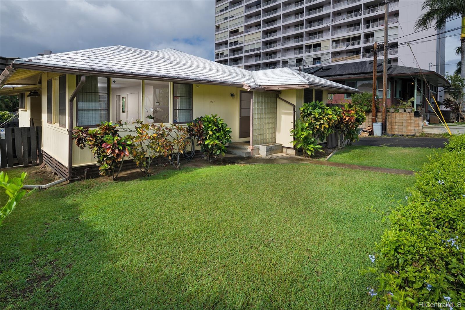 1437 Dominis Street Honolulu, HI 96822