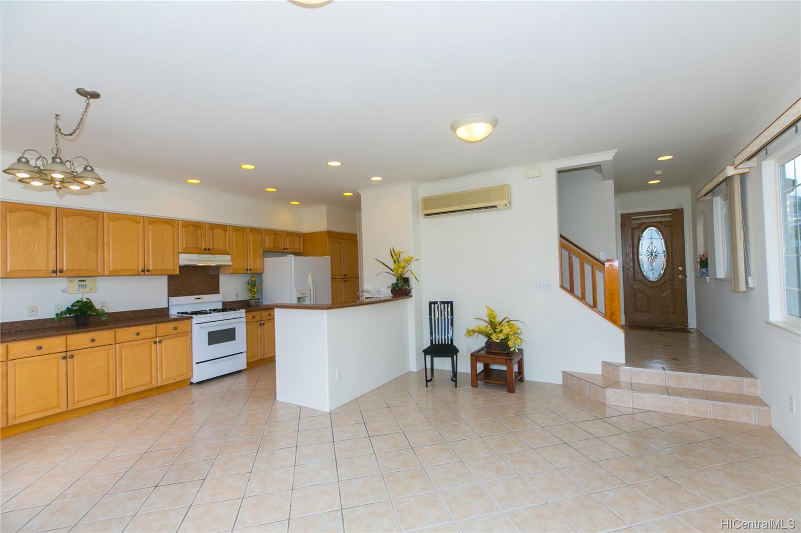 1422 Keeaumoku Street Honolulu, HI 96822