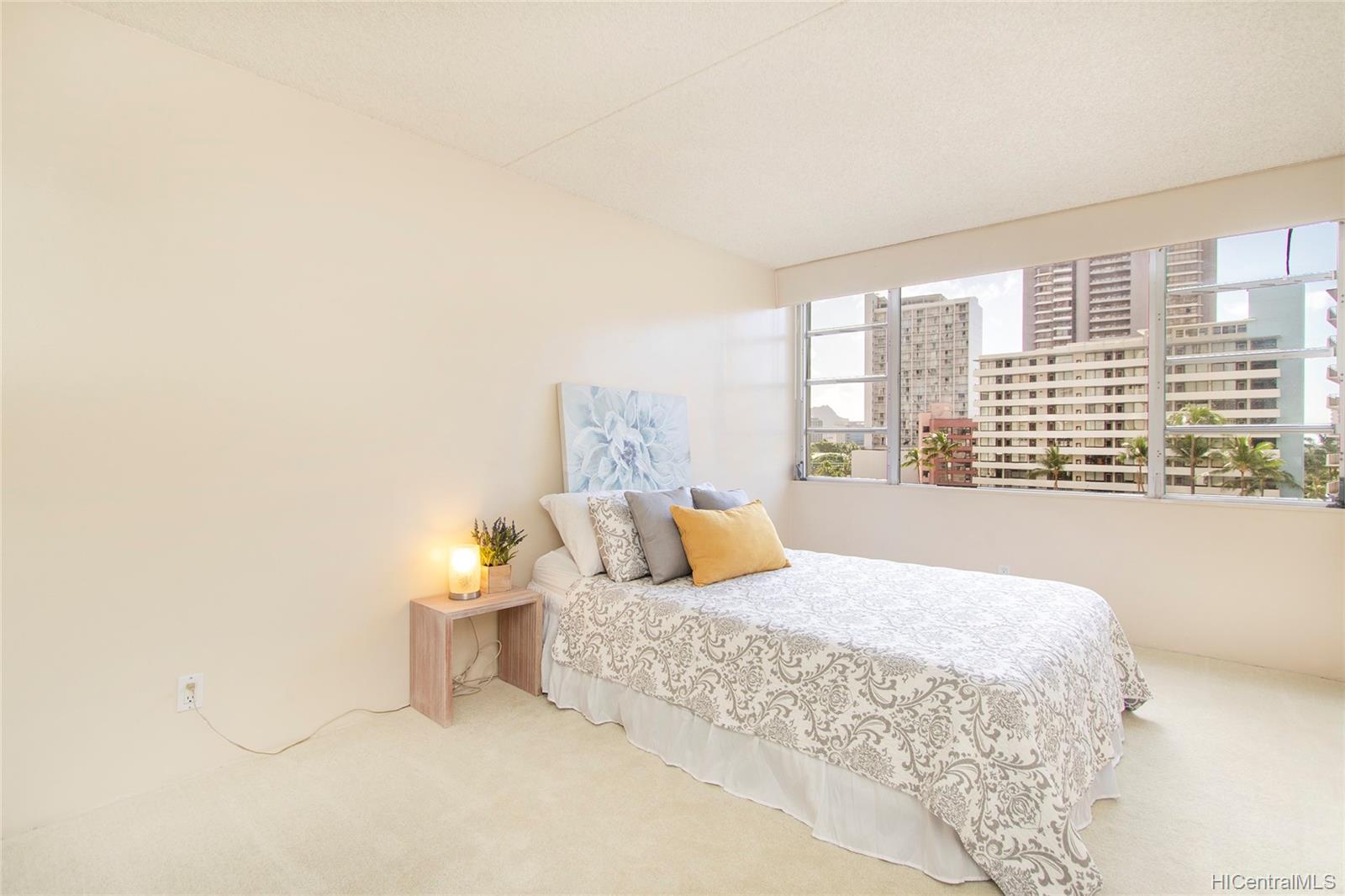 400 Hobron Lane #809, Honolulu, HI 96815