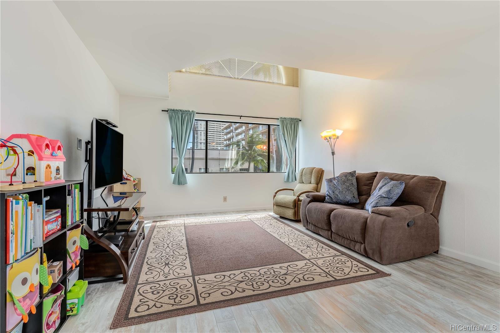 1418 Makiki Street #A, Honolulu, HI 96814