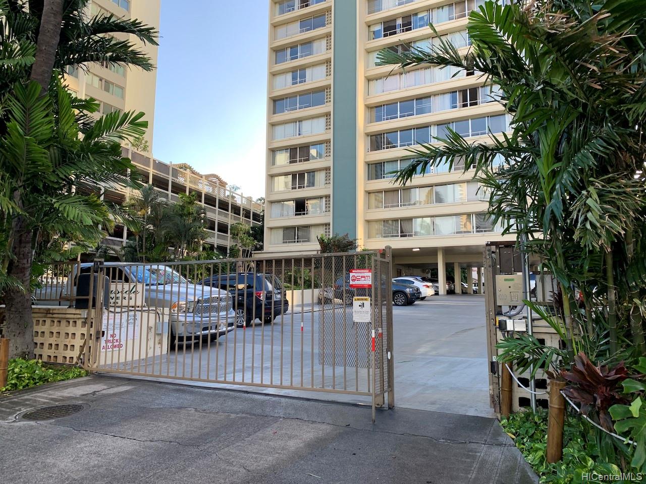 435 Seaside Avenue #908, Honolulu, HI 96815