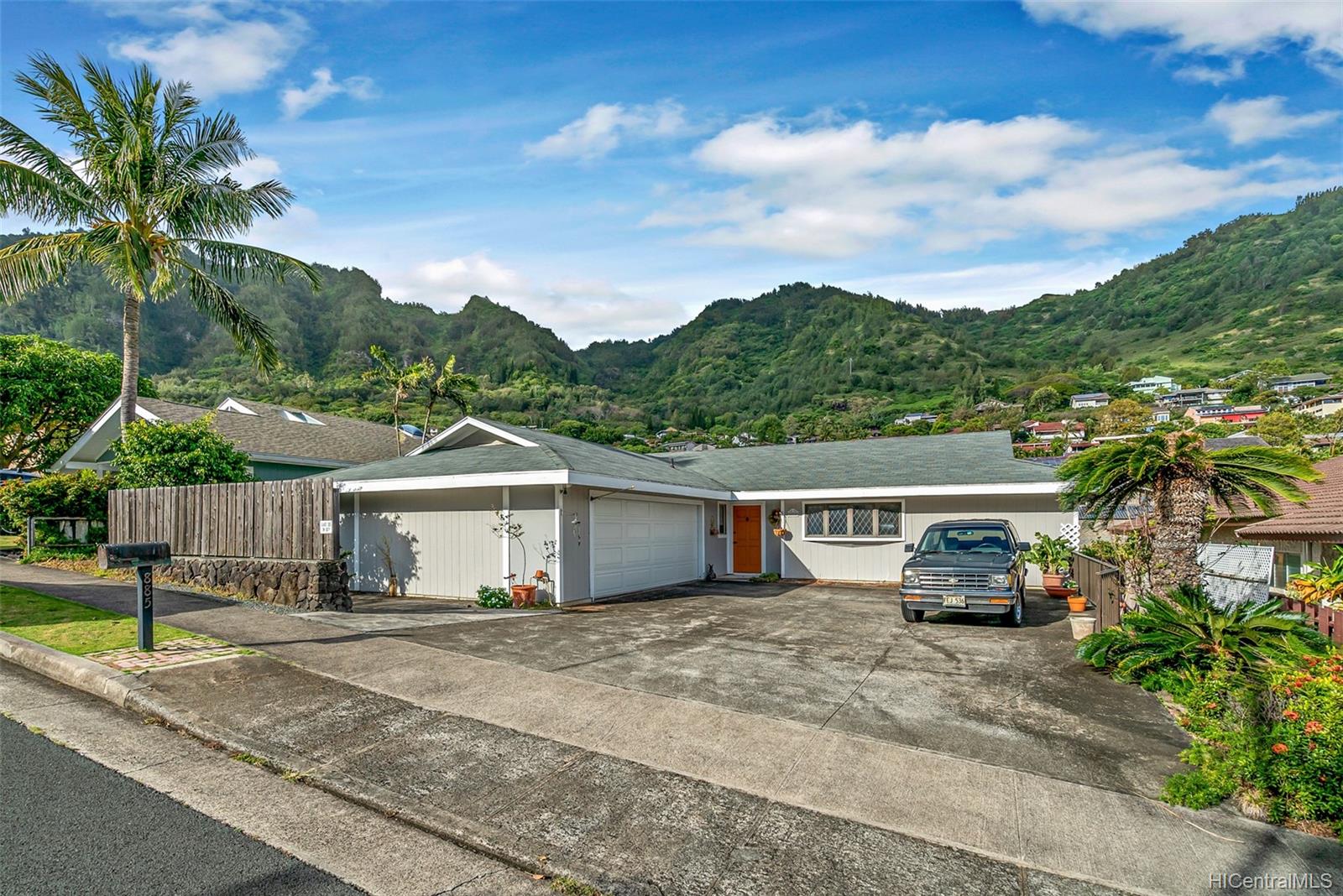 885 Kahena Street Honolulu, HI 96825