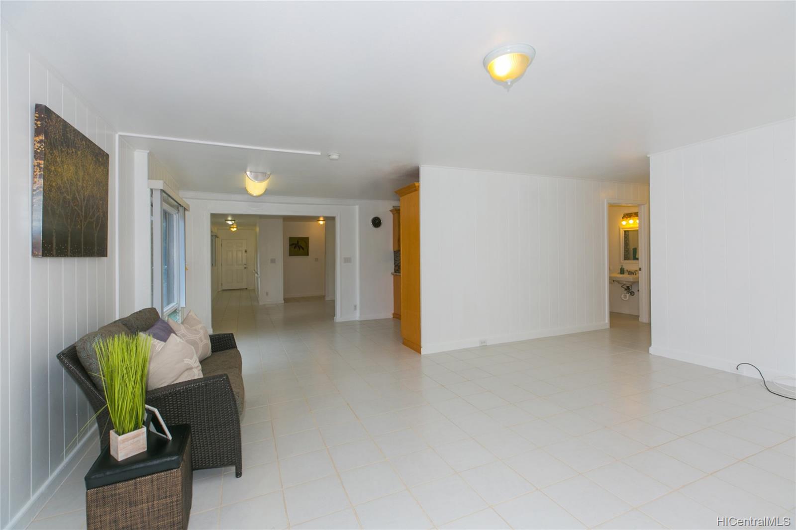 1164 Hind Iuka Drive Honolulu, HI 96821