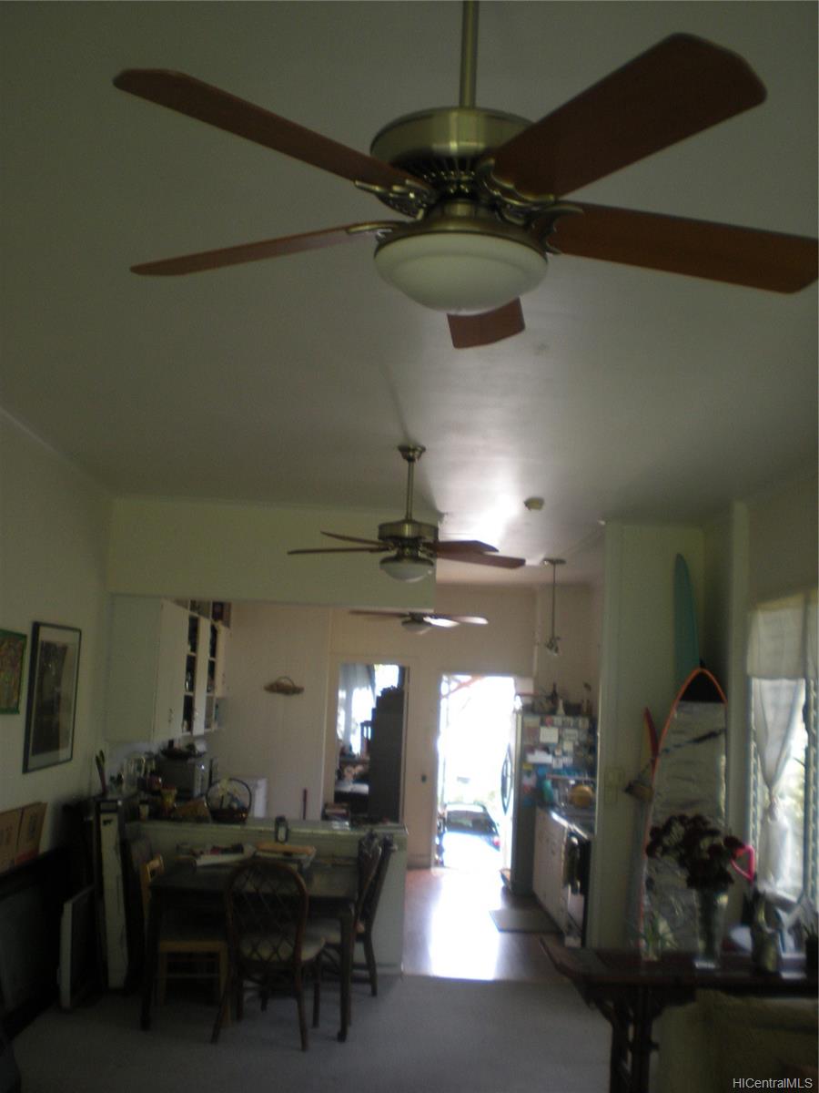 2883 Oahu Avenue Honolulu, HI 96822