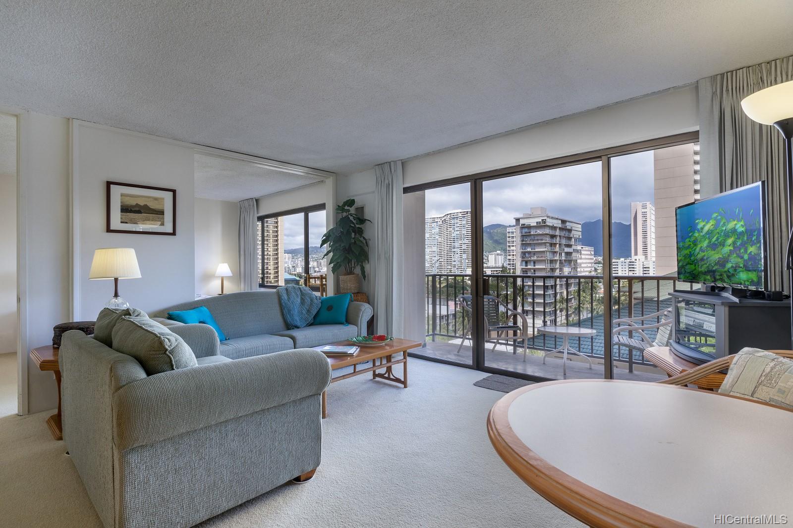 2140 Kuhio Avenue #910, Honolulu, HI 96815