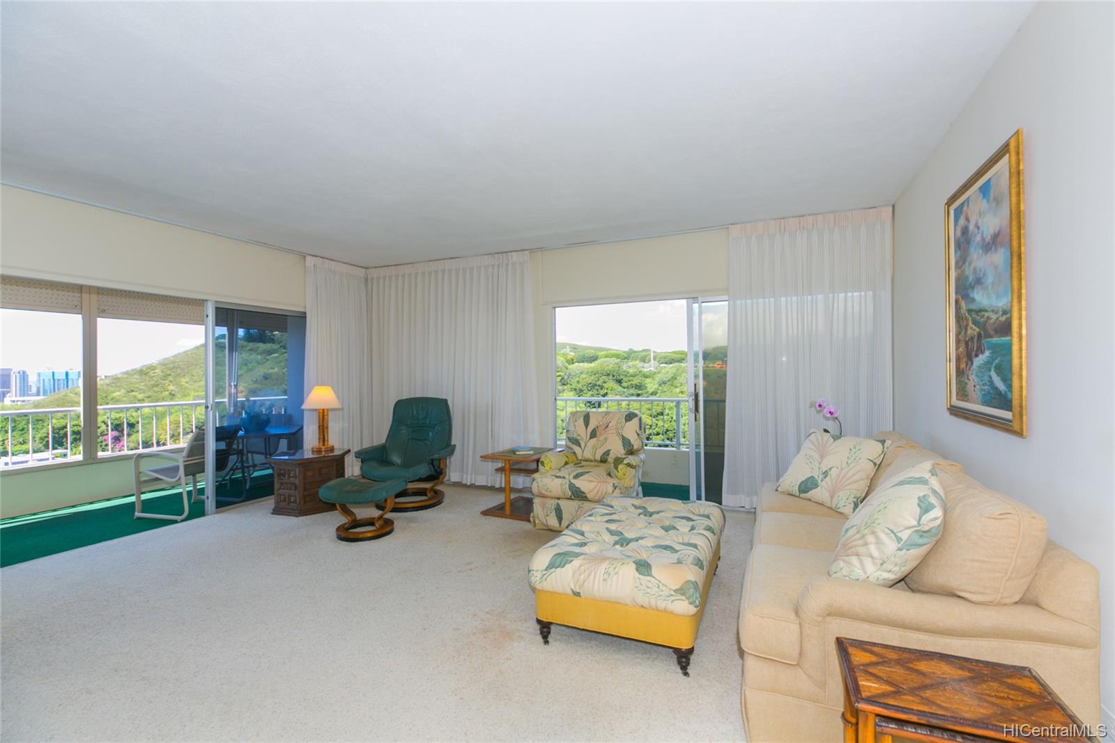 999 Wilder Avenue #1501, Honolulu, HI 96822