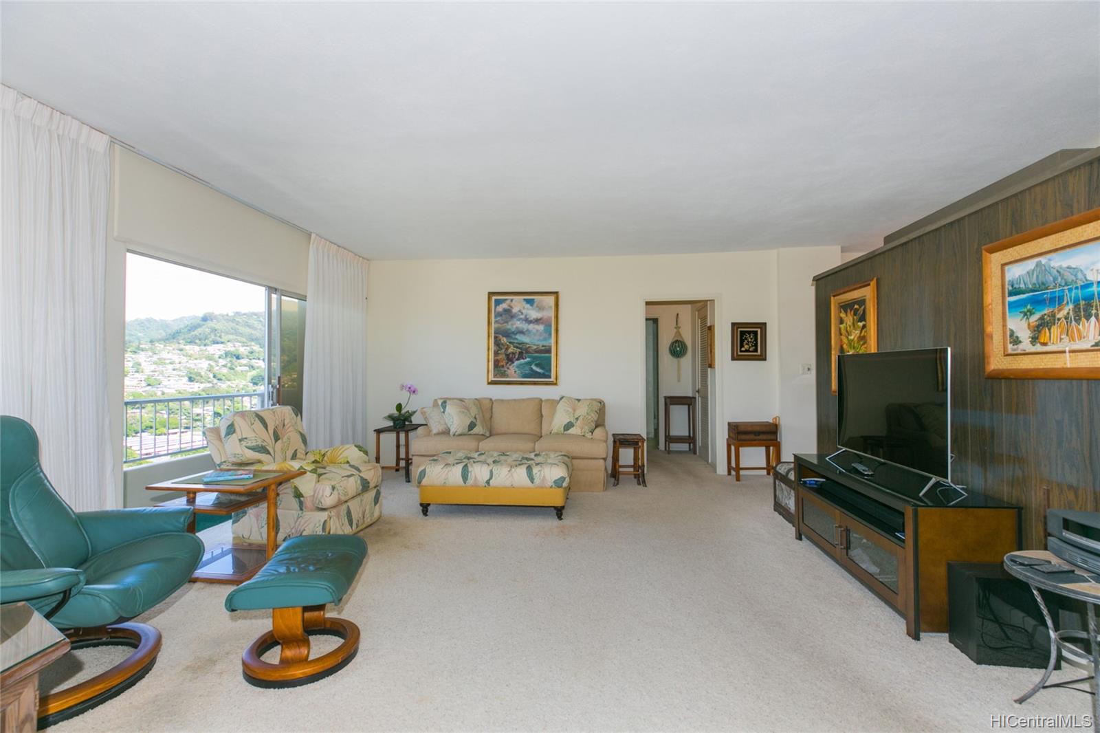 999 Wilder Avenue #1501, Honolulu, HI 96822