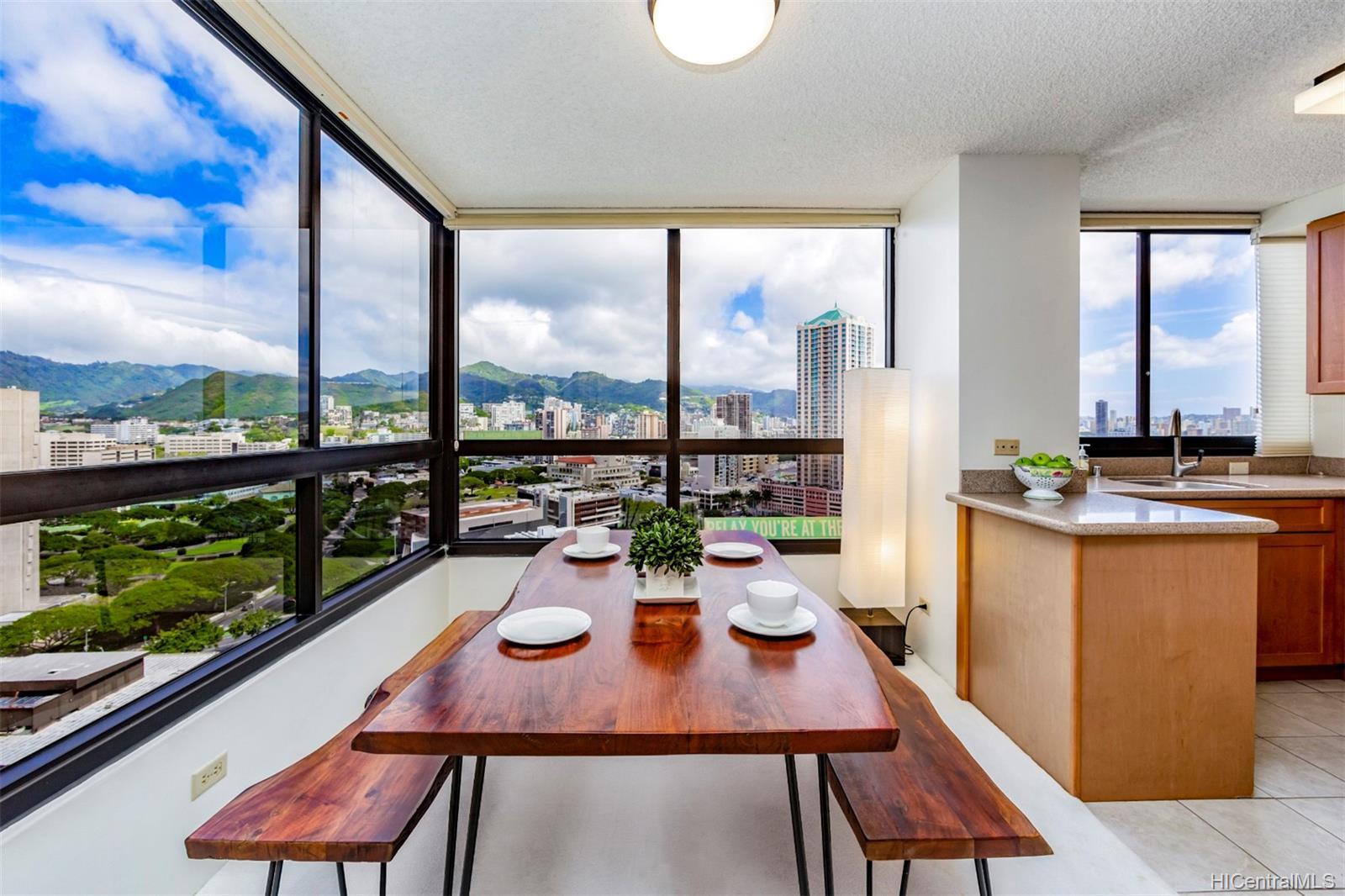 876 Curtis Street #2505, Honolulu, HI 96813