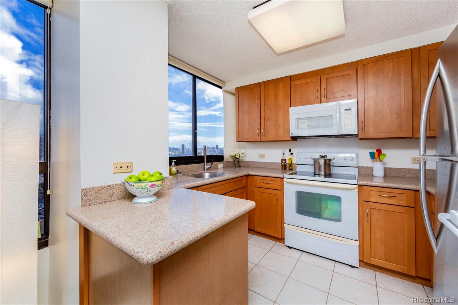 876 Curtis Street #2505, Honolulu, HI 96813