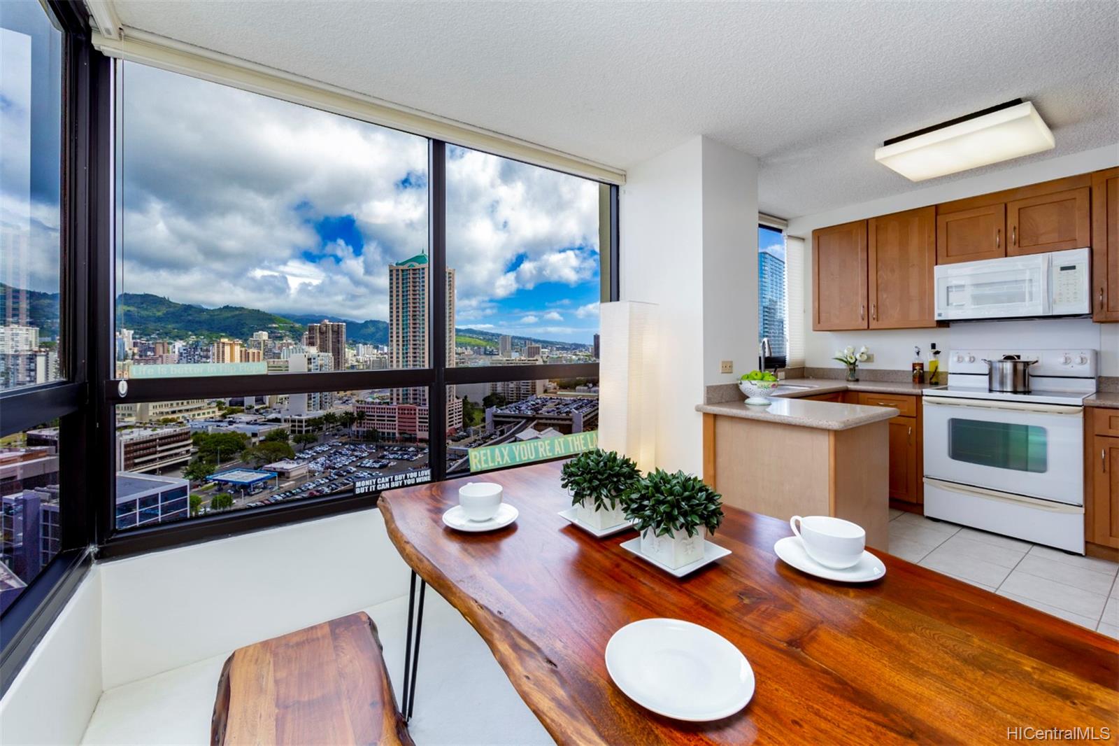 876 Curtis Street #2505, Honolulu, HI 96813