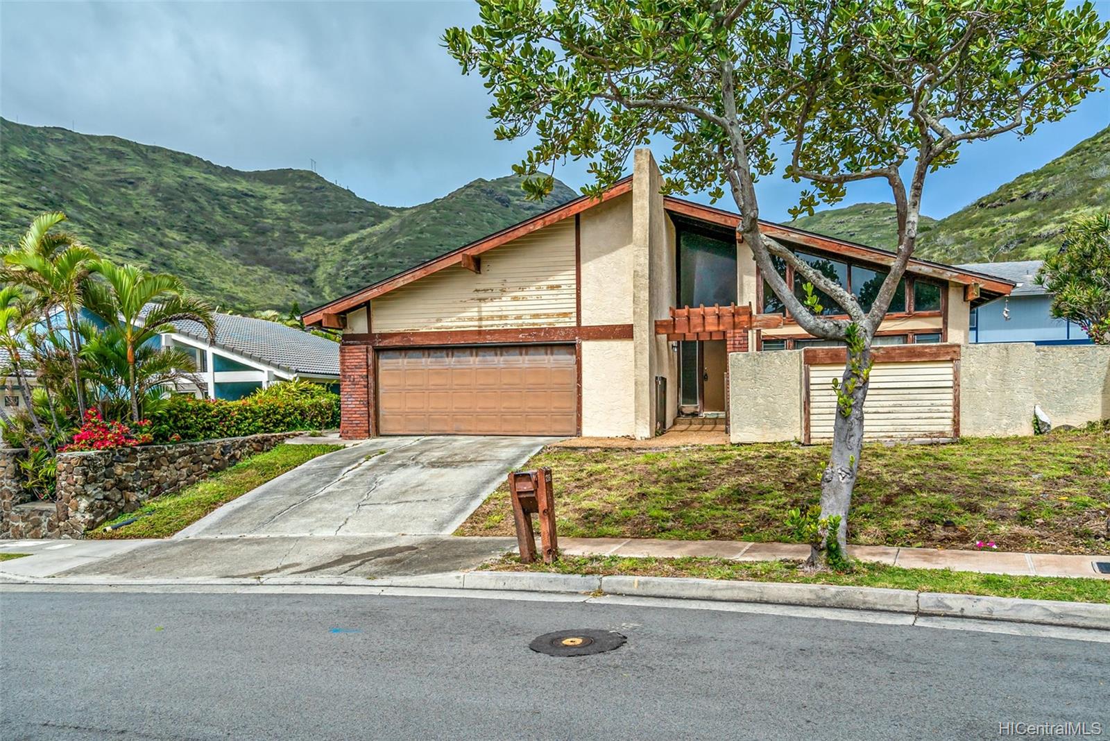 1397 Kaeleku Street Honolulu, HI 96825