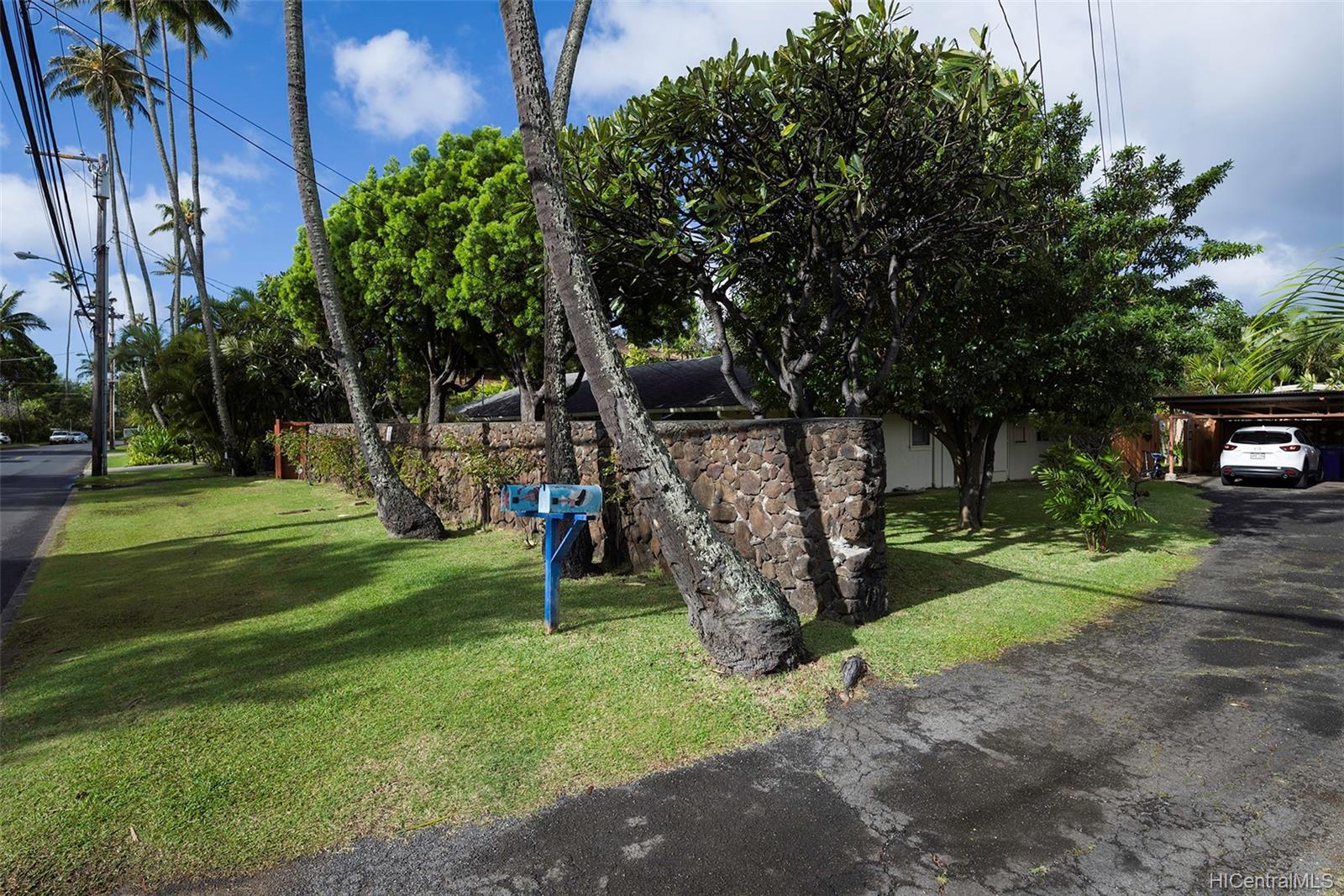 4738 Kahala Avenue Honolulu, HI 96816