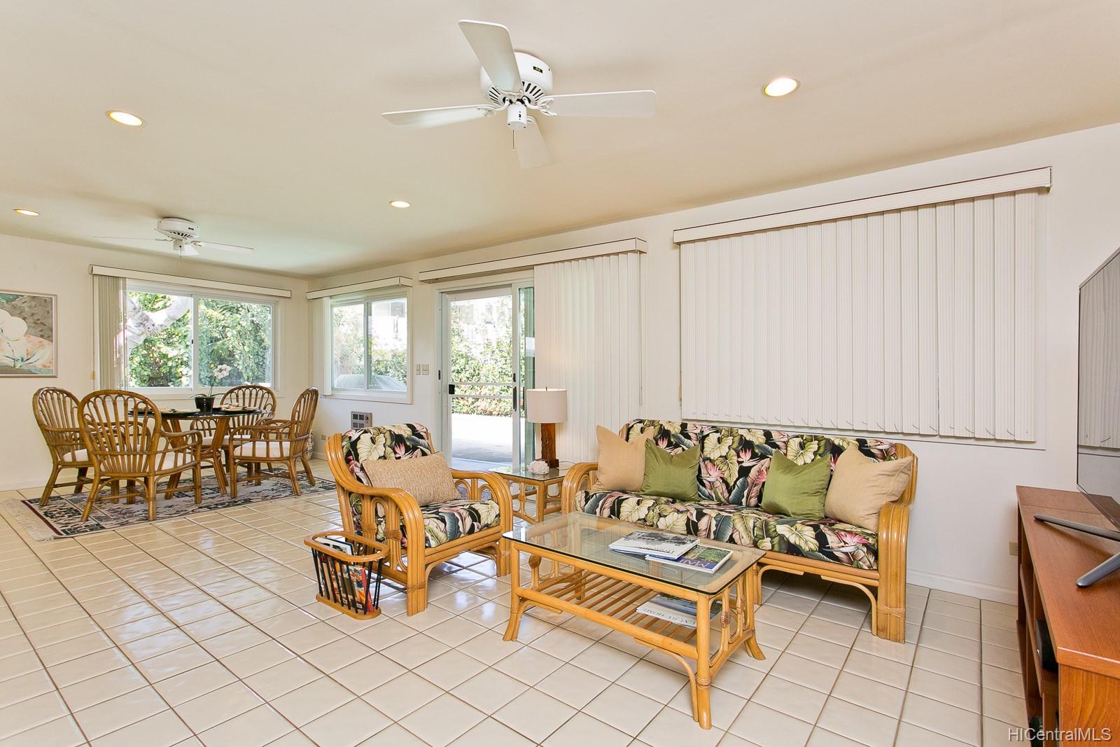 925 Kealaolu Avenue Honolulu, HI 96816