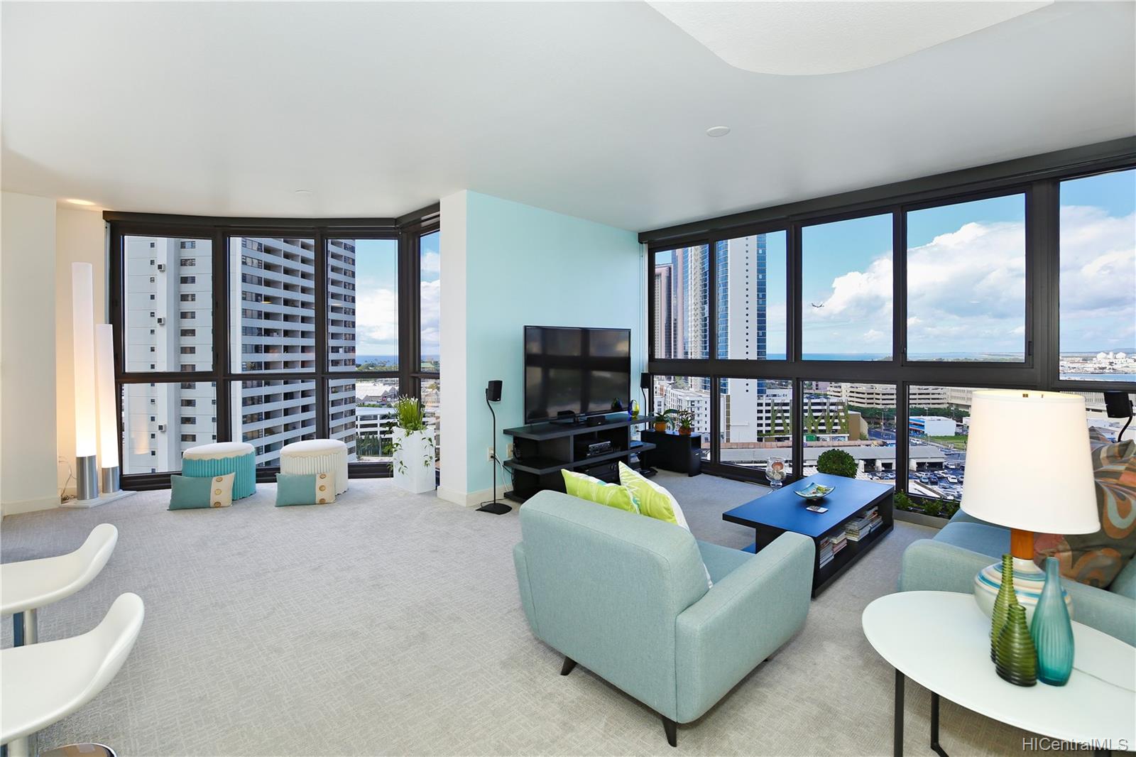 600 Queen Street #1509, Honolulu, HI 96813