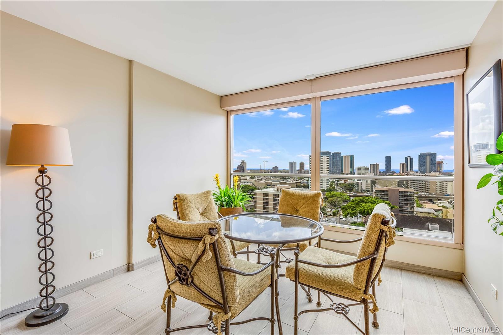 1556 Piikoi Street #1203, Honolulu, HI 96822