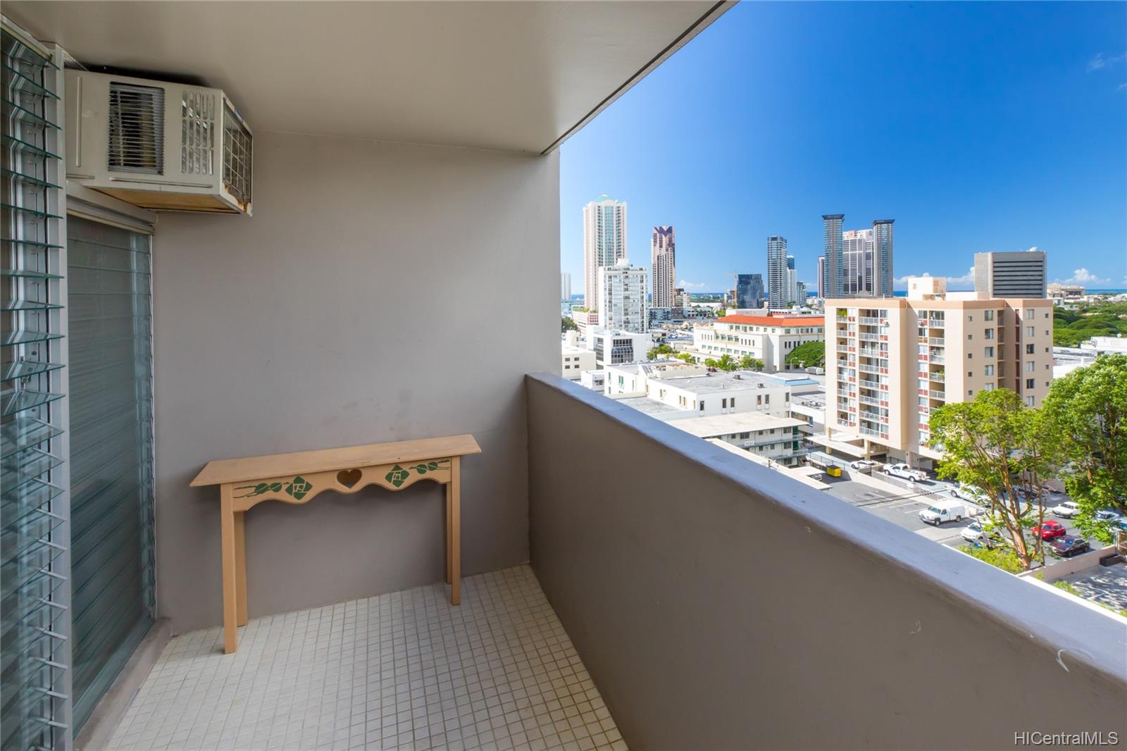 824 Kinau Street #910, Honolulu, HI 96813