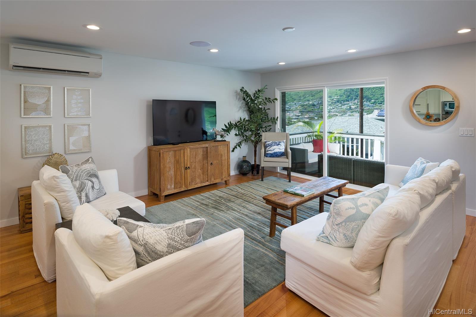 3021 Lono Place Honolulu, HI 96822