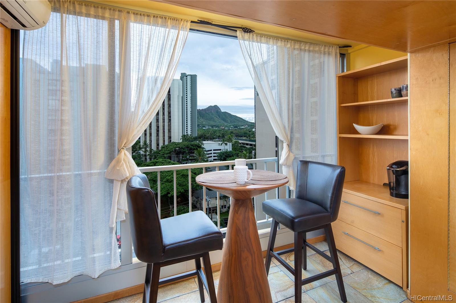 303 Liliuokalani Avenue #1102, Honolulu, HI 96815