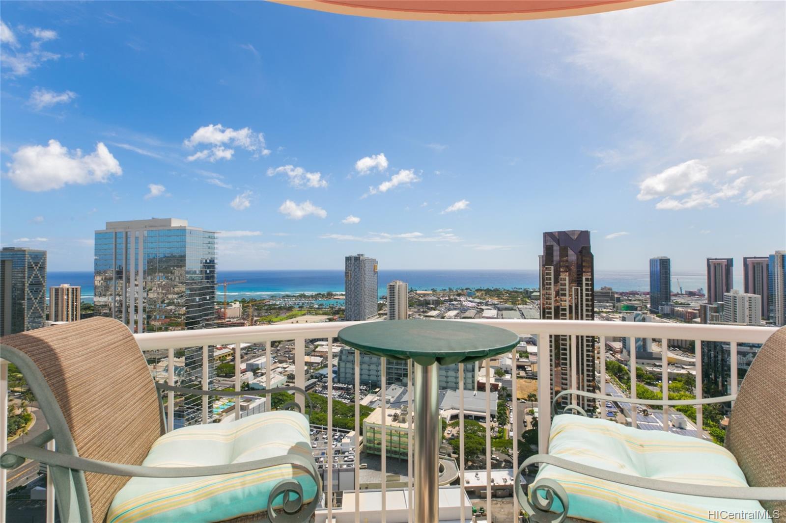 801 King Street #4004, Honolulu, HI 96813