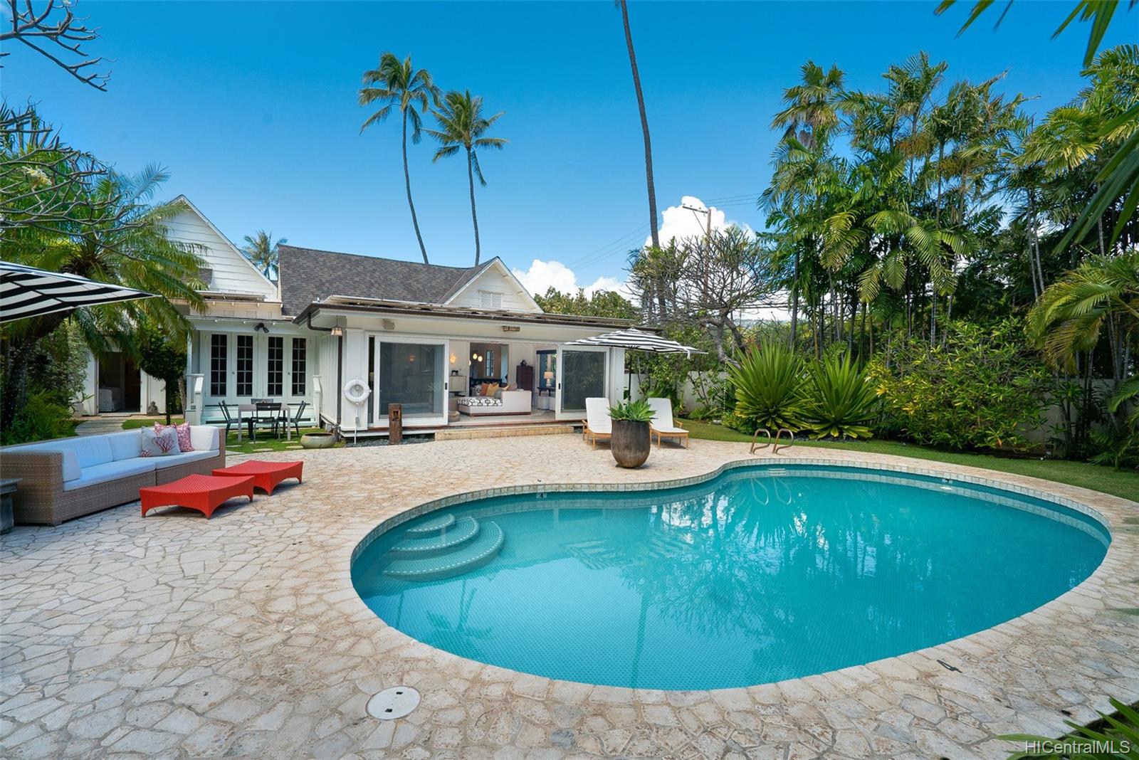 4585 Aukai Avenue Honolulu, HI 96816