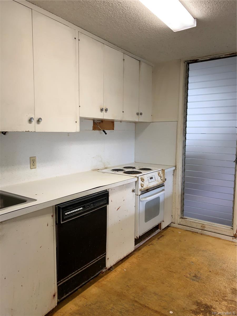 1624 Kanunu Street #708, Honolulu, HI 96814