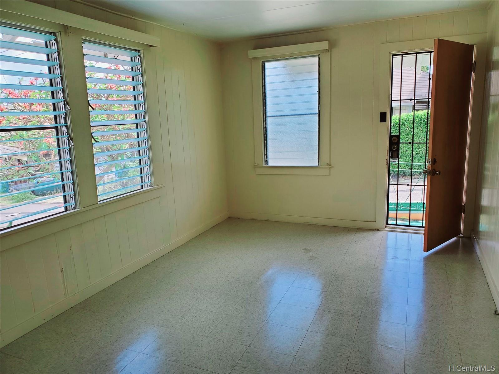 1526F Palolo Avenue Honolulu, HI 96816