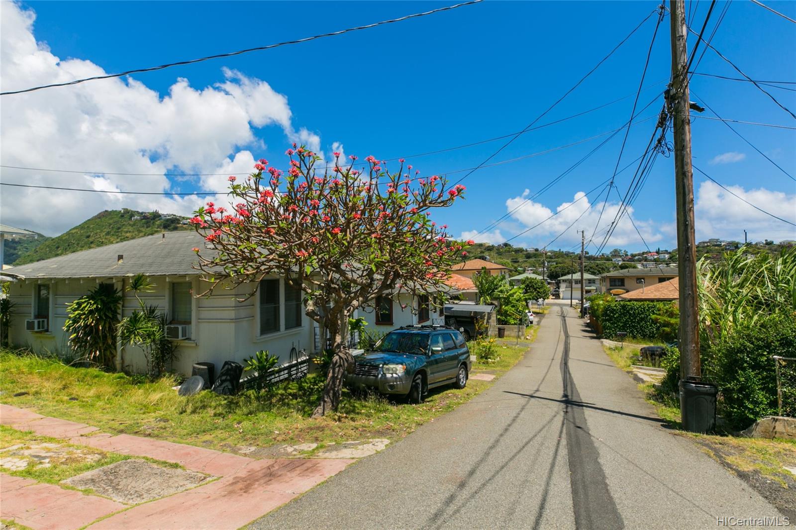 1526F Palolo Avenue Honolulu, HI 96816