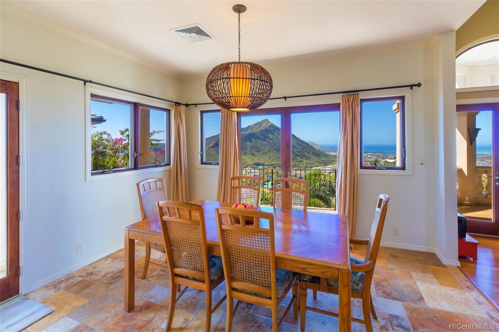 1004 Hoa Street Honolulu, HI 96825