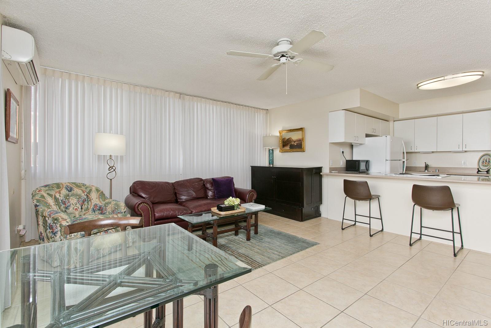 2500 Kalakaua Avenue #303, Honolulu, HI 96815