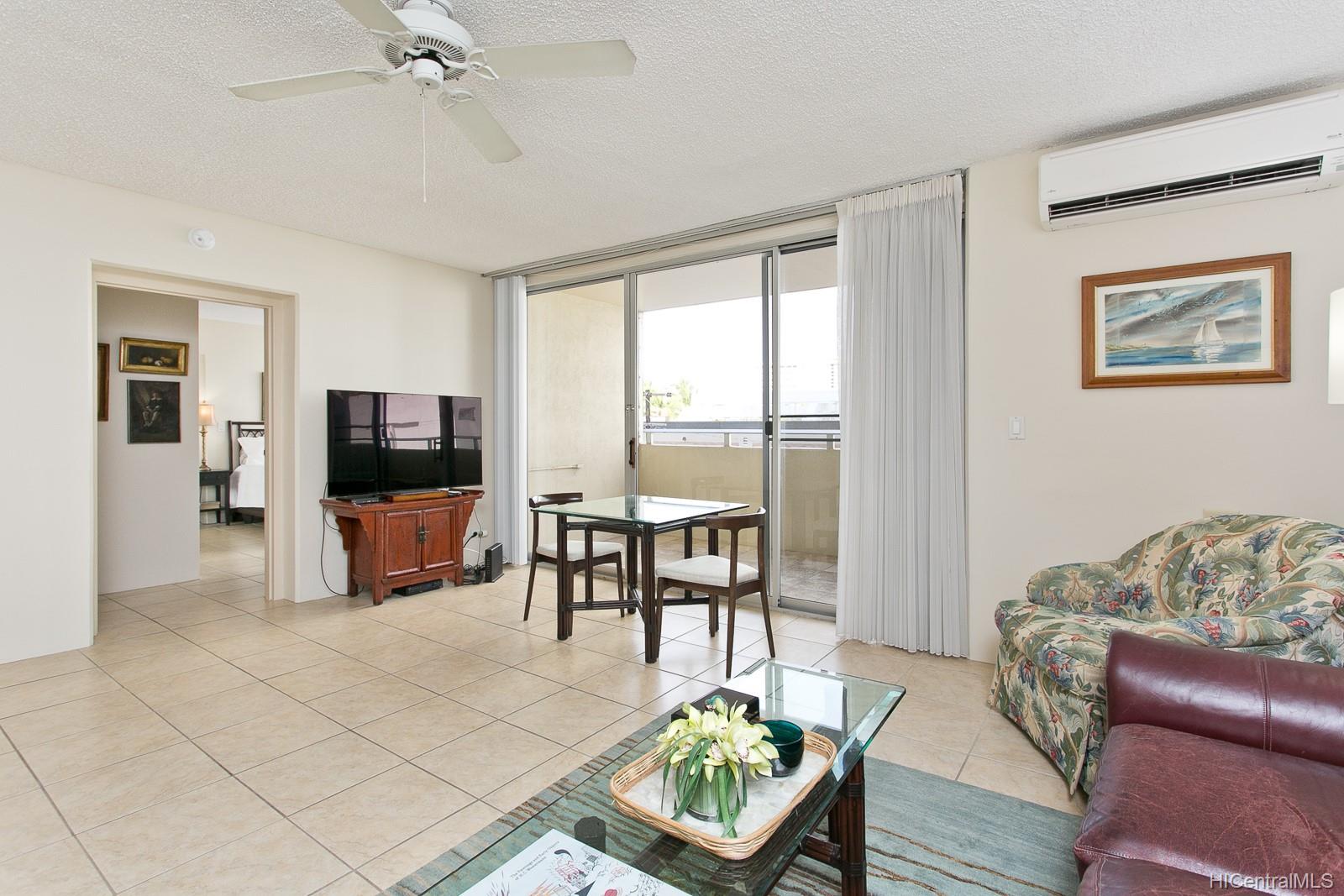 2500 Kalakaua Avenue #303, Honolulu, HI 96815