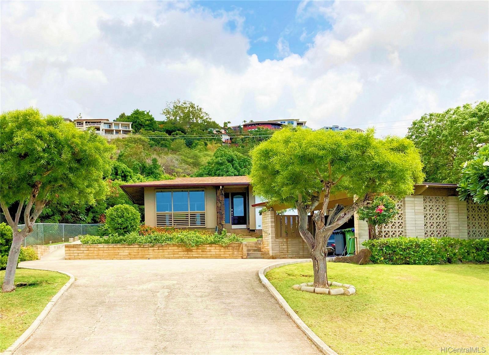 5078 Poola Place Honolulu, HI 96821