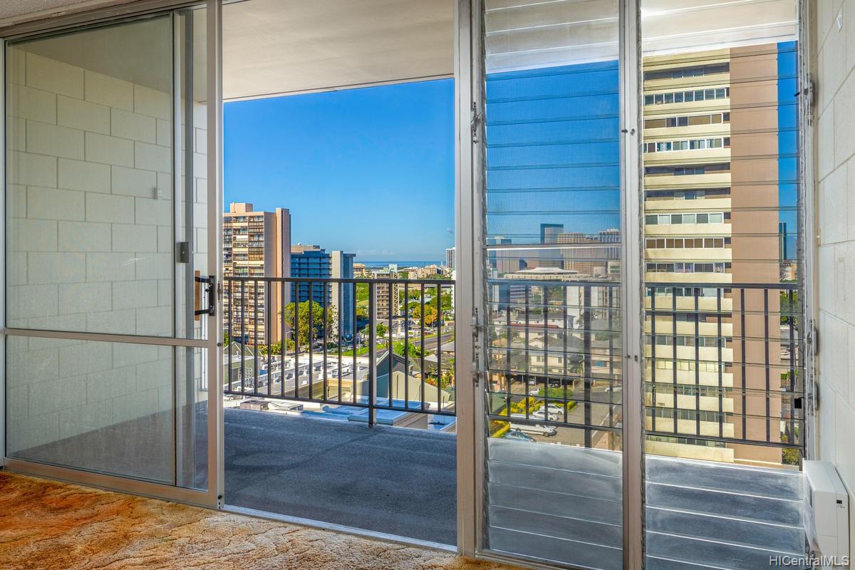 1420 Victoria Street #1304, Honolulu, HI 96822