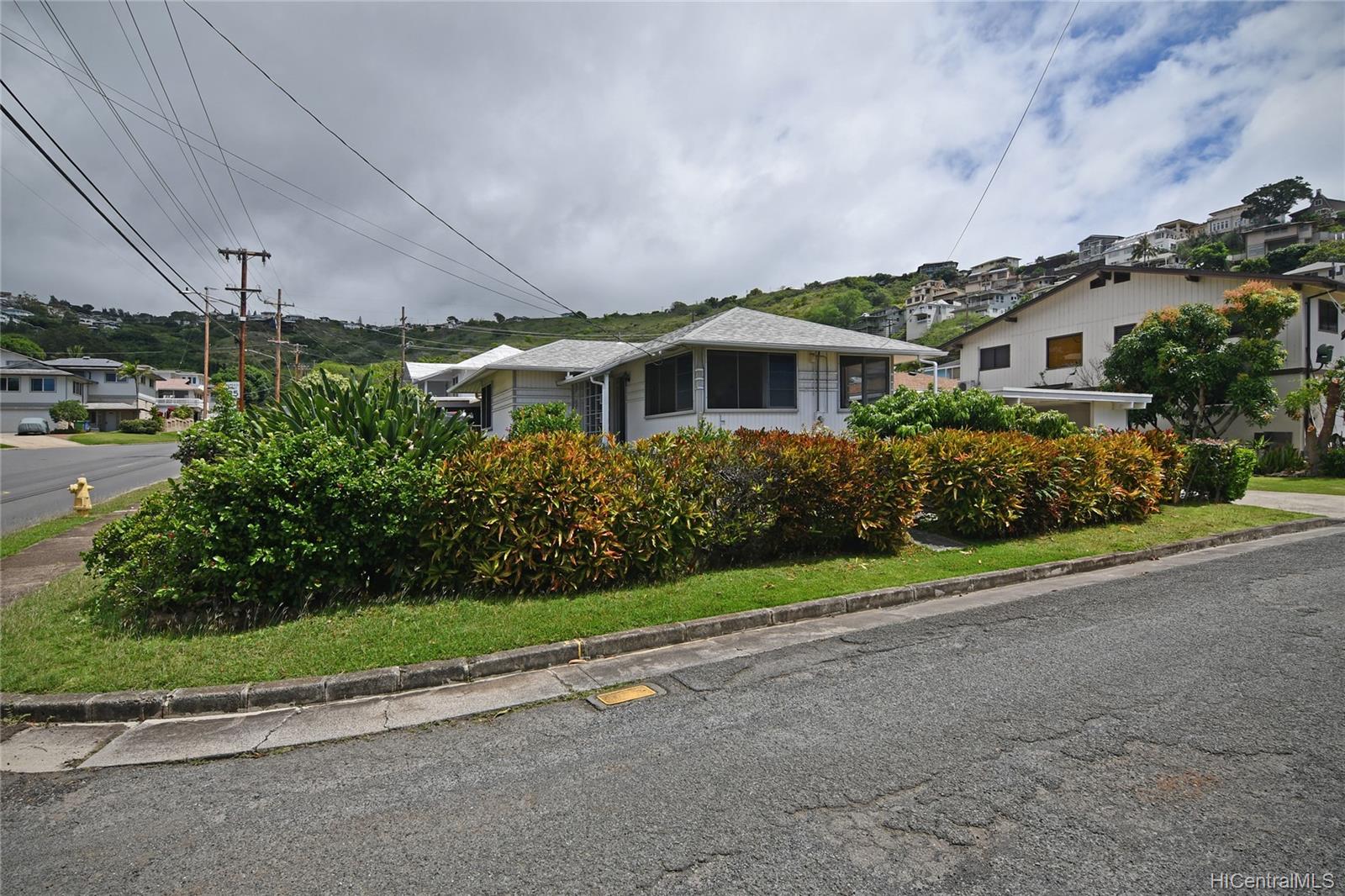 1441 16th Avenue Honolulu, HI 96816