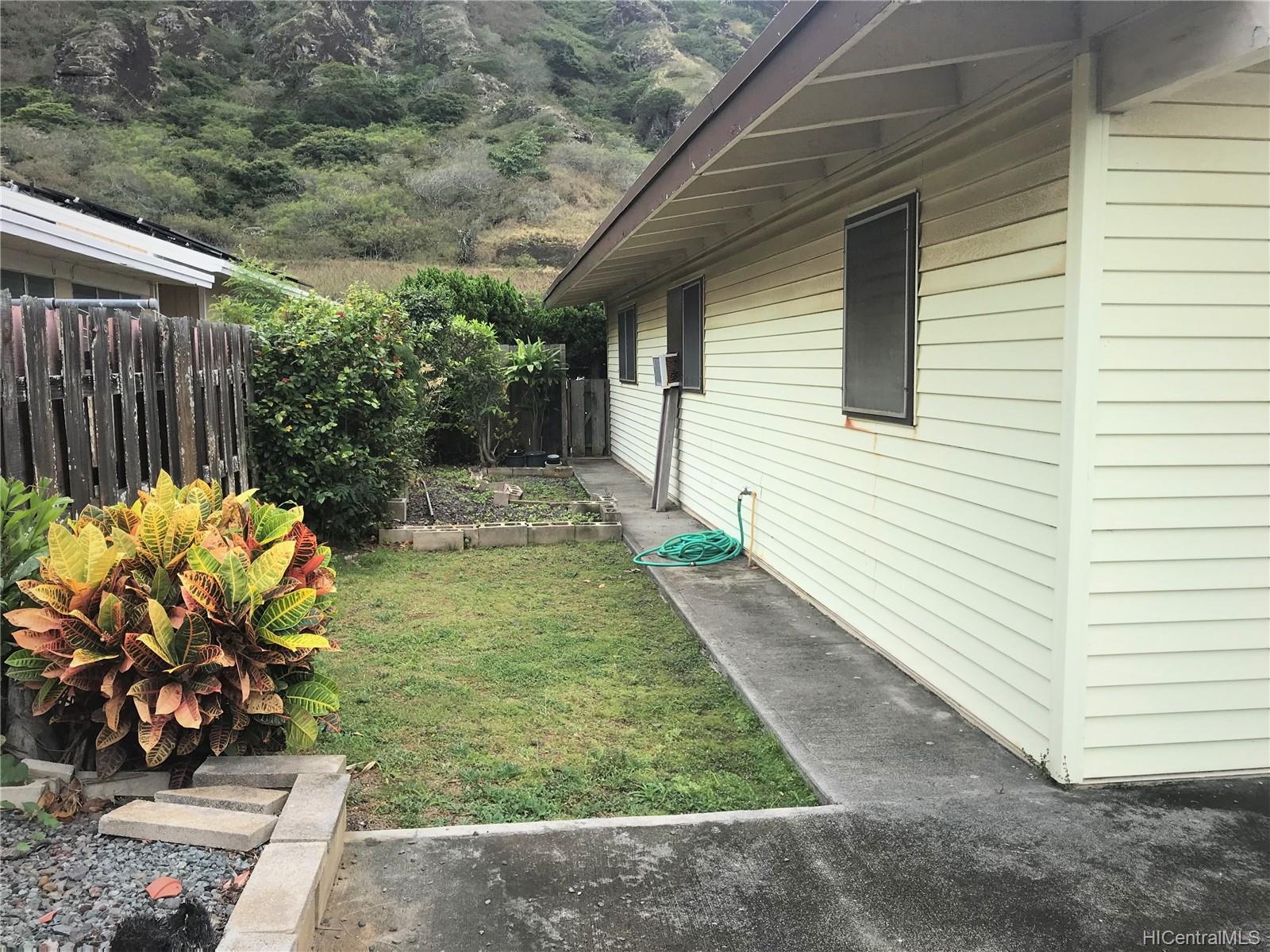 798 Ahukini Street Honolulu, HI 96825