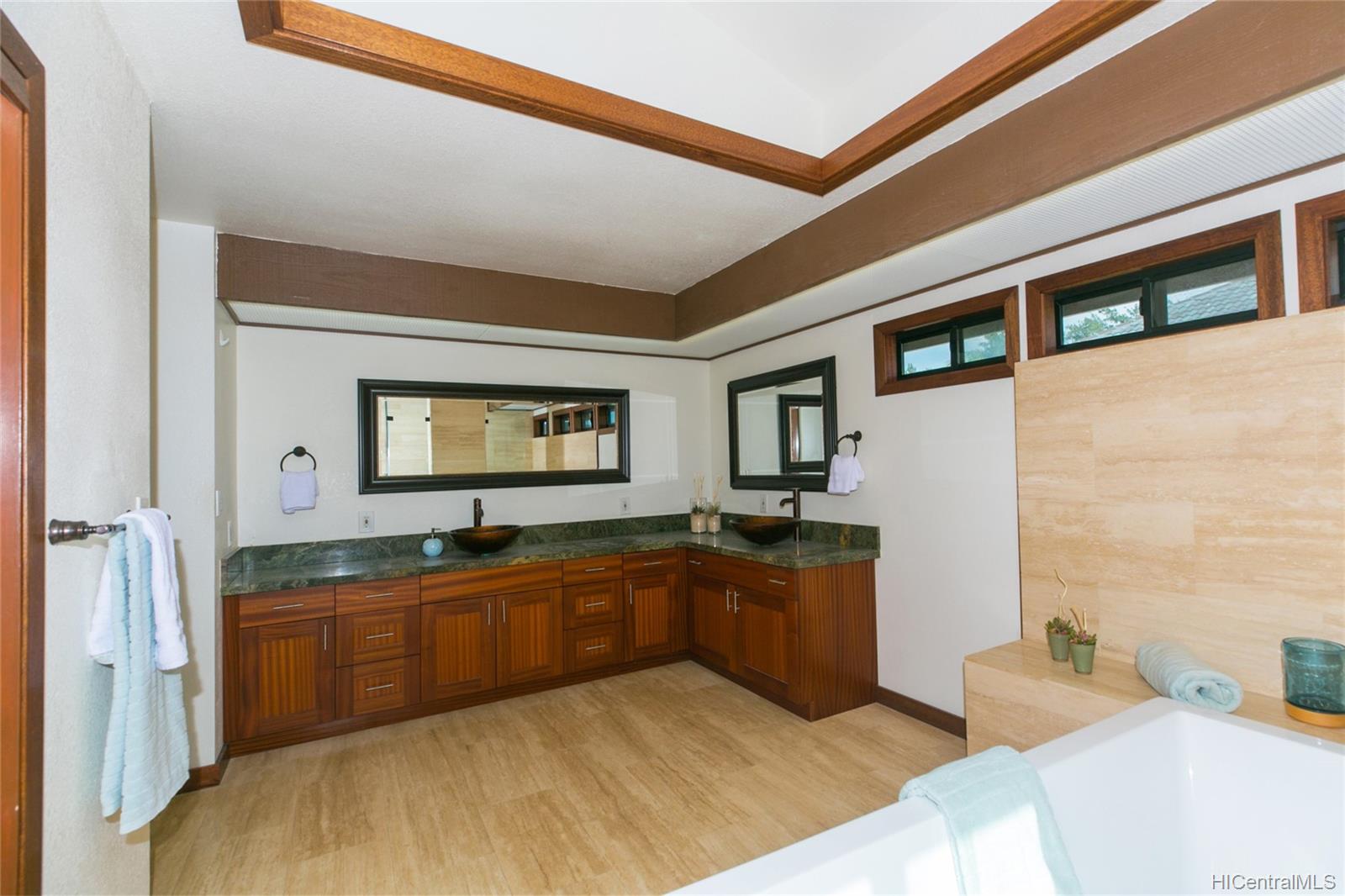 1141 Leilipoa Way Honolulu, HI 96825